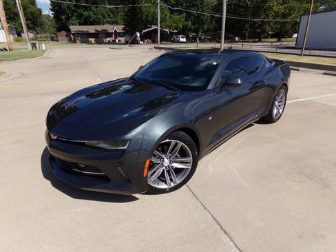 Used 2017 Chevrolet Camaro LT RWD image 3