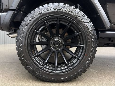 Used 2024 Jeep Wrangler Unlimited AWD/4WD image 11