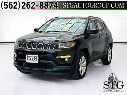 Used 2018 Jeep Compass Latitude w/ Popular Equipment Group FWD image 1