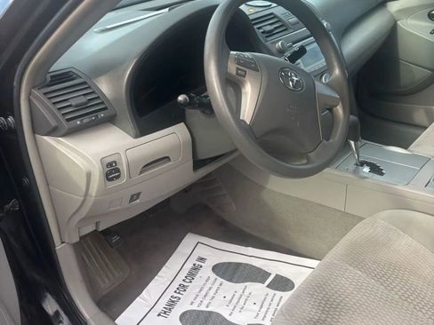 Used 2011 Toyota Camry LE image 17