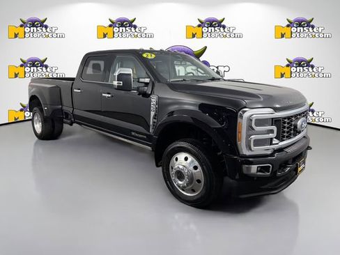 Used 2023 Ford F450 Platinum w/ FX4 Off-Road Package image 3