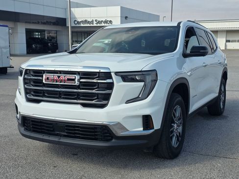 Used 2025 GMC Acadia Elevation image 3