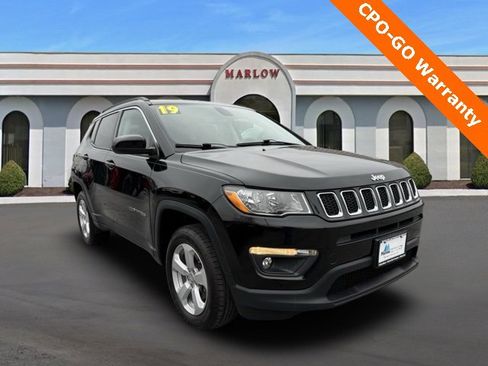Certified 2019 Jeep Compass Latitude w/ Cold Weather Group image 1