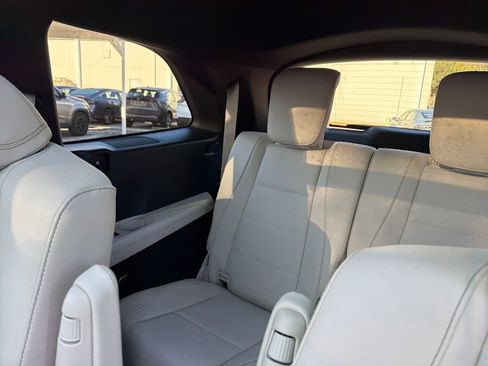 Used 2025 Mercedes-Benz GLS 450 4MATIC image 32