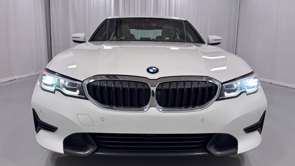 Used 2020 BMW 330i xDrive Sedan w/ Convenience Package AWD/4WD image 3