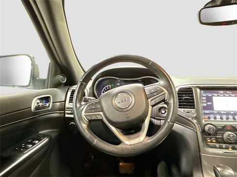Used 2018 Jeep Grand Cherokee Limited w/ Trailer Tow Group IV image 25