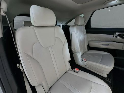 Used 2022 Kia Sorento SX image 30