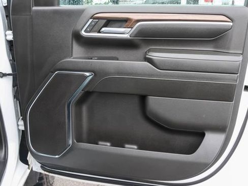Used 2024 Chevrolet Silverado 2500 LT AWD/4WD image 16