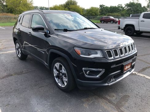 Used 2018 Jeep Compass Limited w/ Navigation Group AWD/4WD image 3