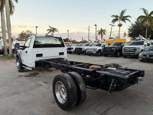 Used 2017 Ford F550 4x4 Regular Cab Super Duty image 3