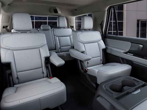 New 2027 Ford Expedition Platinum AWD/4WD image 11