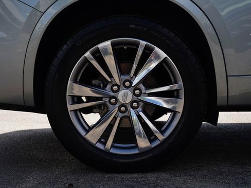 Used 2025 Cadillac XT6 Premium Luxury image 11