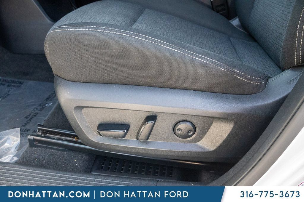 Used 2022 Nissan Rogue SV AWD/4WD image 18