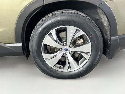 Used 2023 Subaru Ascent Premium w/ Convenience Package image 11