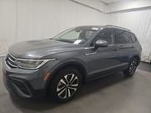 Used 2024 Volkswagen Tiguan S image 30