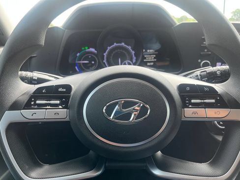 Used 2022 Hyundai Elantra Blue FWD image 43