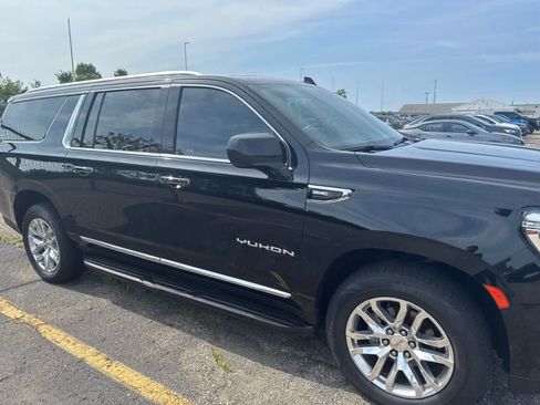 Used 2023 GMC Yukon XL SLT AWD/4WD image 24