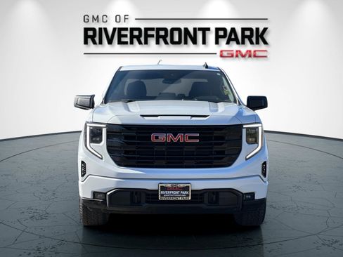 Used 2023 GMC Sierra 1500 Elevation image 8