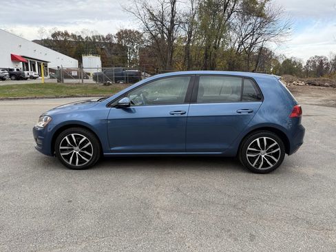 Used 2016 Volkswagen Golf SE image 2