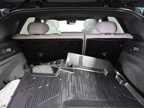 New 2025 Cadillac Lyriq Luxury image 18