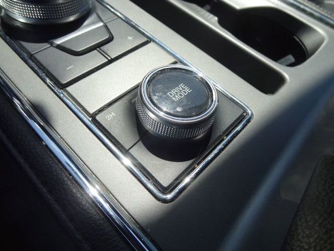 Used 2020 Ford Expedition XLT w/ Equipment Group 202A image 11