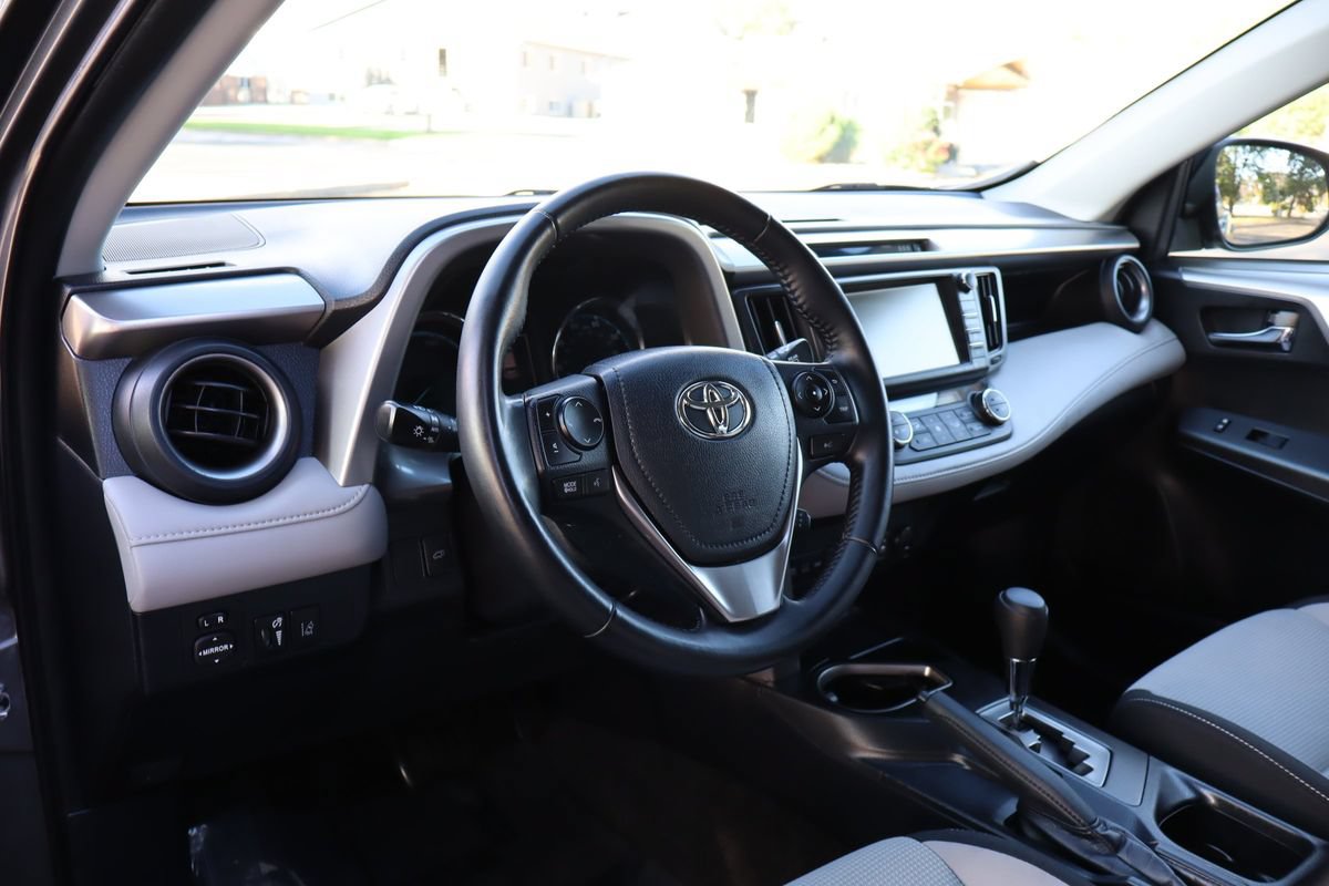 Used 2018 Toyota RAV4 XLE w/ Convenience Package AWD/4WD image 15
