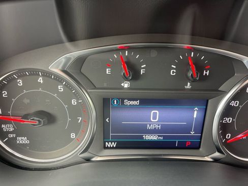 Used 2023 GMC Acadia SLE w/ Driver Convenience Package image 25