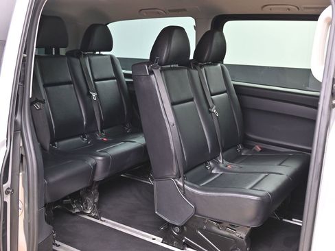 Used 2018 Mercedes-Benz Metris Passenger image 35