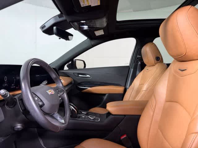 Used 2024 Cadillac XT4 Premium Luxury w/ Technology Package FWD image 22