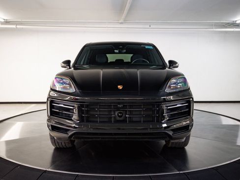 Certified 2026 Porsche Cayenne AWD/4WD image 10