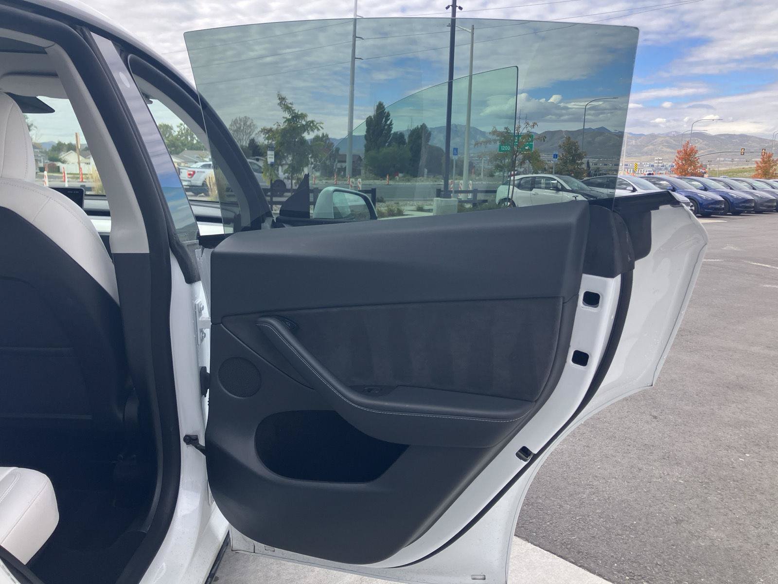Used 2023 Tesla Model Y Performance AWD/4WD image 18