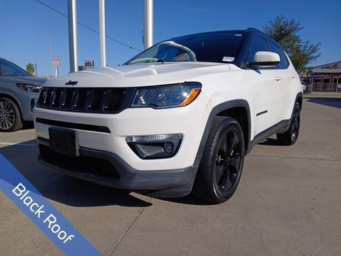 Used 2020 Jeep Compass Latitude image 3