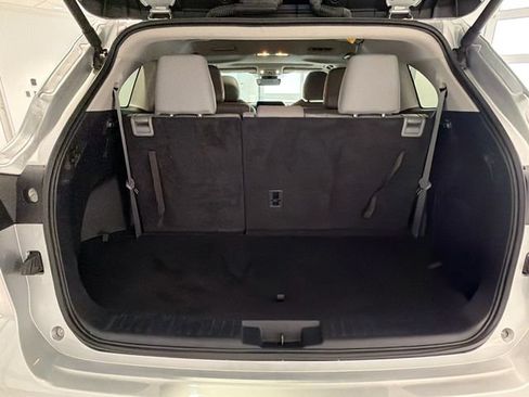 Certified 2024 Toyota Highlander XLE AWD/4WD image 19