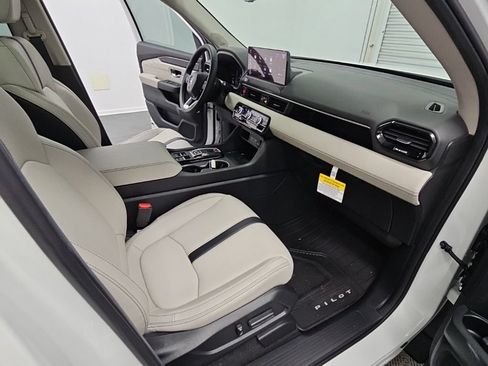 New 2026 Honda Pilot Touring image 40