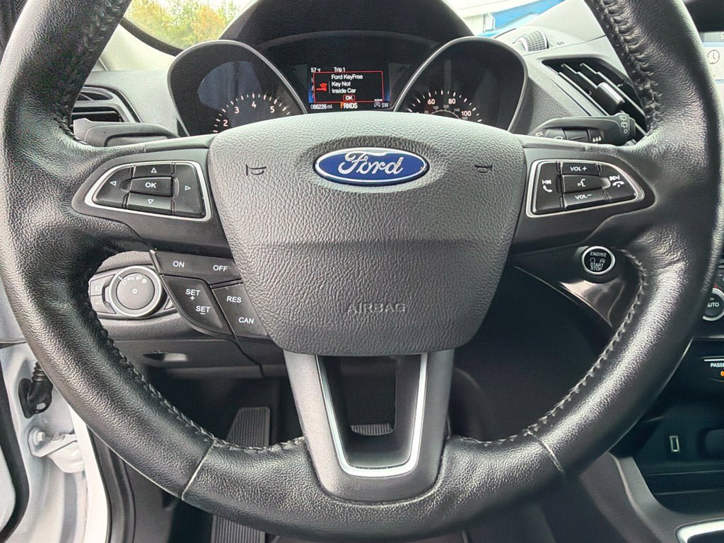 Used 2019 Ford Escape Titanium AWD/4WD image 16