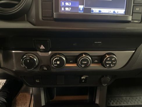 Certified 2019 Toyota Tacoma SR w/ SR Convenience Package image 18