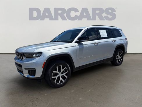 Used 2025 Jeep Grand Cherokee L Limited w/ Trailer Tow Package AWD/4WD image 3