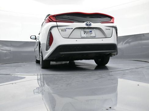 Certified 2020 Toyota Prius Prime Limited FWD image 29