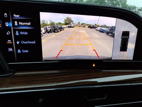 Used 2024 Cadillac Escalade Luxury AWD/4WD image 35