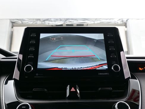 Used 2021 Toyota Corolla LE image 17