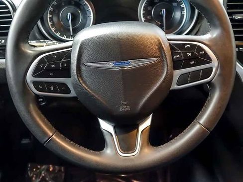 Used 2023 Chrysler 300 Touring AWD/4WD image 18