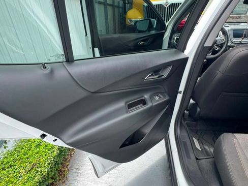 Used 2020 Chevrolet Equinox LT w/ LPO, Floor Liner Package FWD image 5