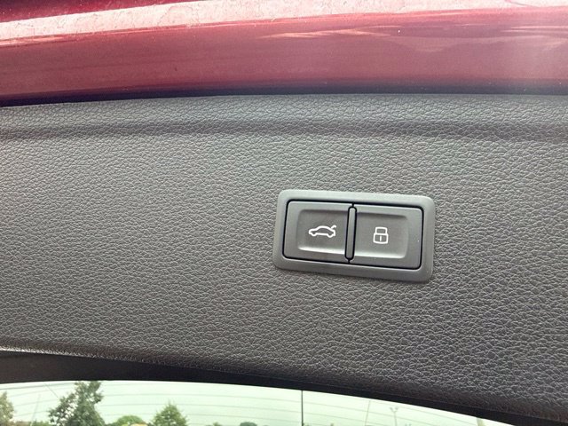 Used 2019 Audi Q5 Prestige w/ Premium Plus Package AWD/4WD image 18