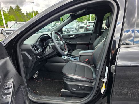 Certified 2023 Ford Escape ST-Line w/ Tech Pack #1 AWD/4WD image 18