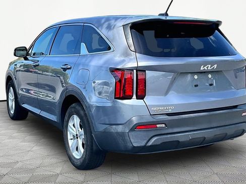 Used 2023 Kia Sorento LX FWD image 5