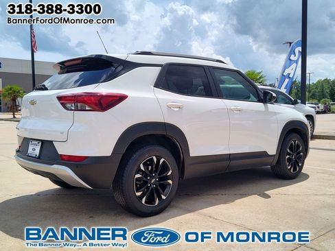 Used 2023 Chevrolet TrailBlazer LT w/ Convenience Package FWD image 8