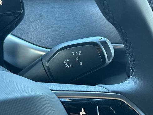 New 2025 Volkswagen ID. Buzz Pro S image 21