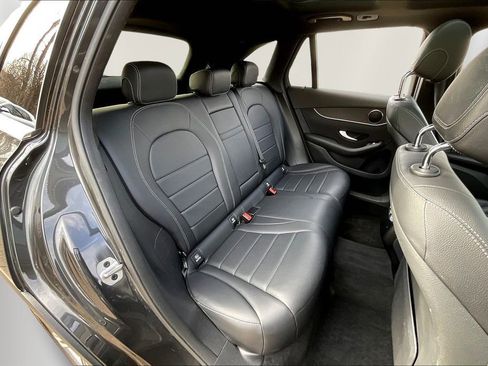 Used 2021 Mercedes-Benz GLC 300 4MATIC image 22
