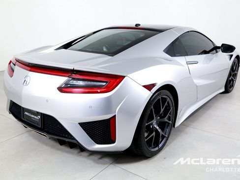 Used 2017 Acura NSX AWD/4WD image 8