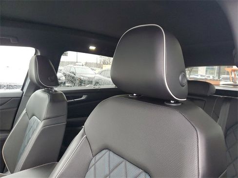 Used 2024 Volkswagen Atlas Cross Sport SEL Premium R-Line image 16